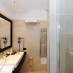 호텔 Ahr Baja & 4*