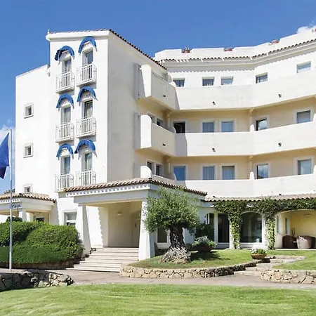 Ξενοδοχείο Ahr Baja & 4*
