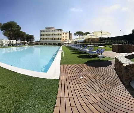 Hotel Ahr Baja & 4*