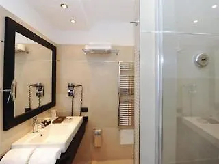 Otel Ahr Baja & 4*