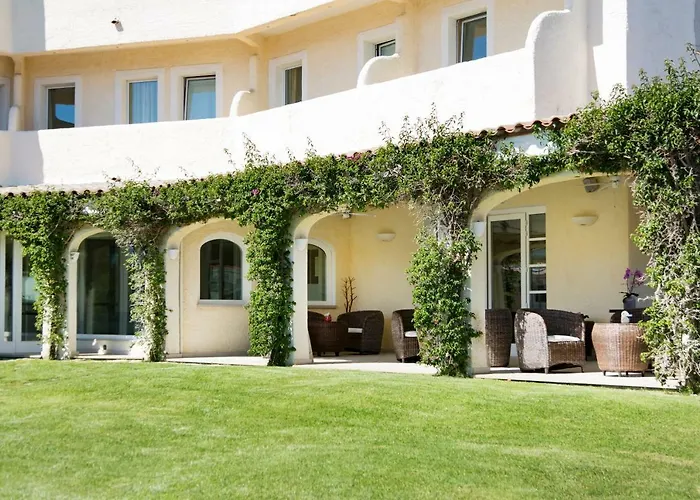 Ahr Baja & 4* Cannigione