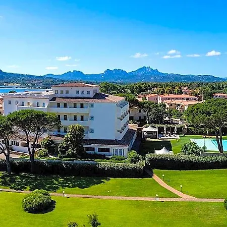 Hotel Ahr Baja & 4*