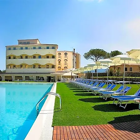 Ahr Baja & 4* Cannigione