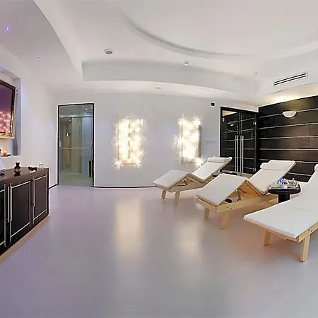 Ahr Baja & Hotel